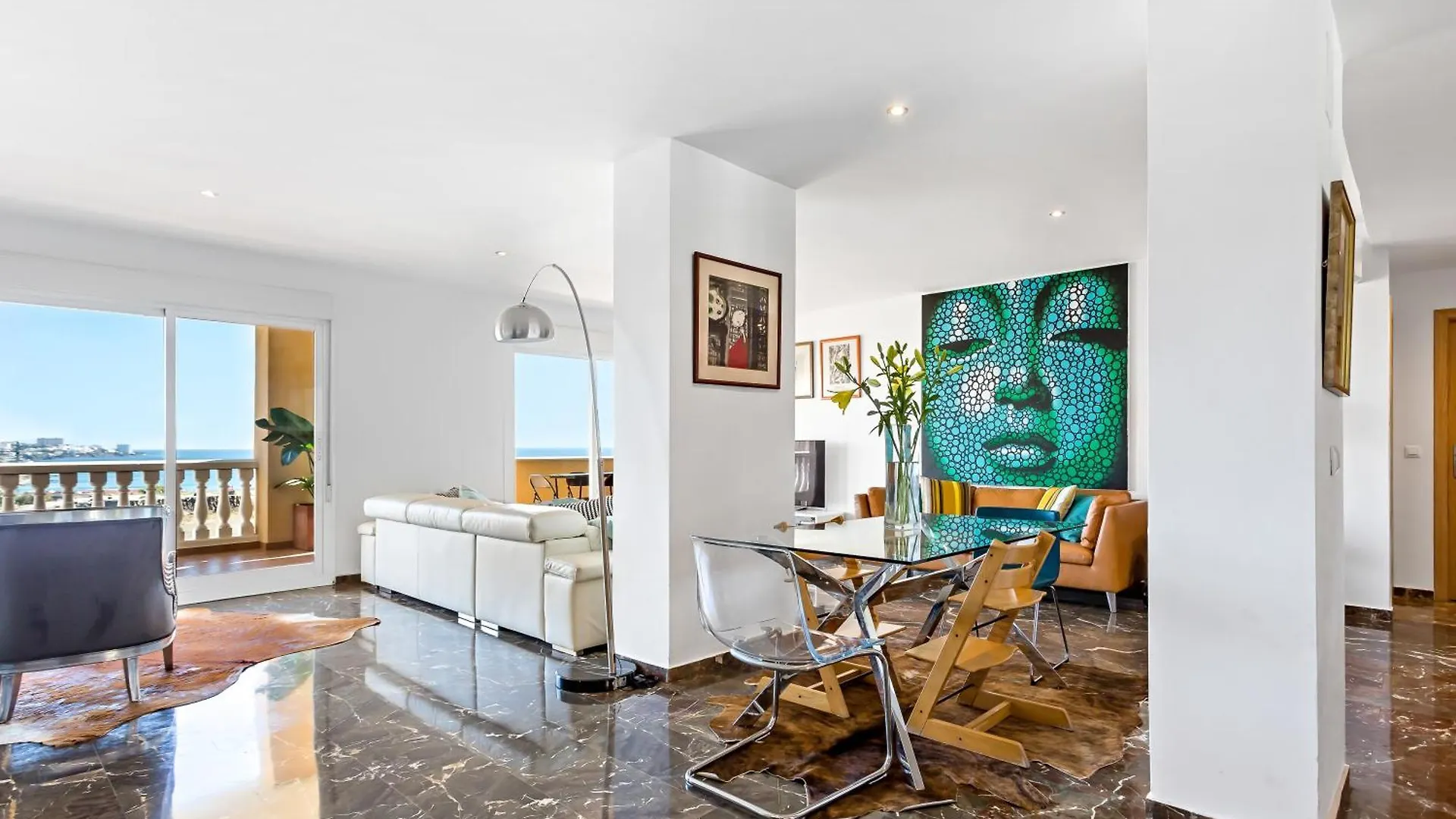 Apartment With Sea Views فوينخيرولا